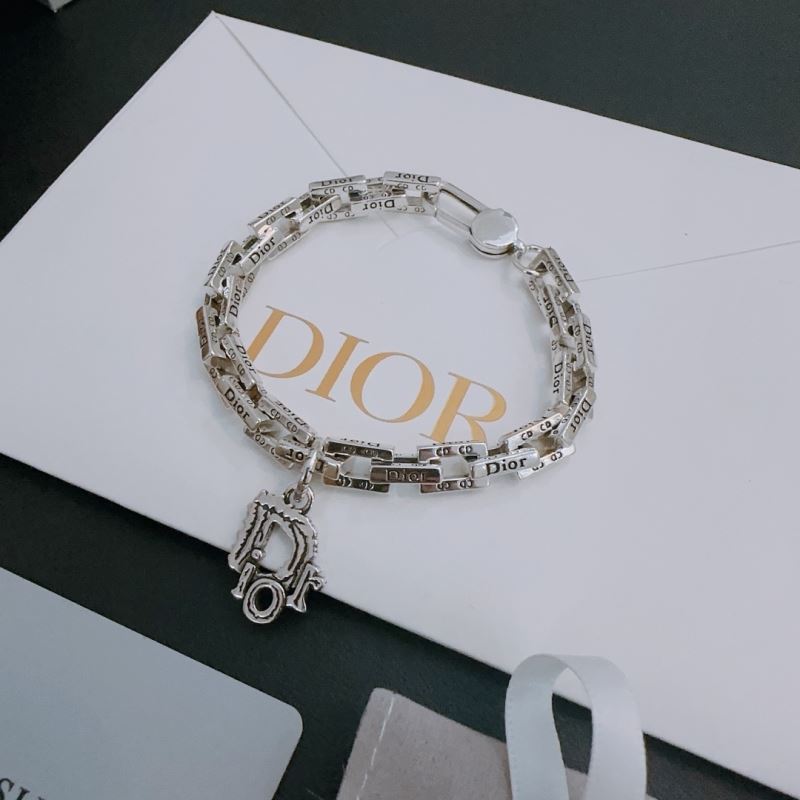 chr1st1an D10r bracelets